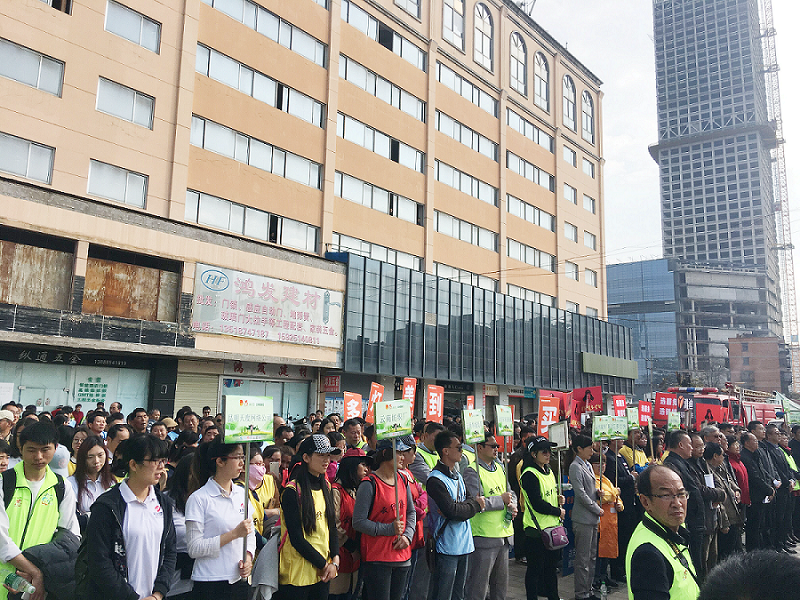 2017年3月5日，是我国第54个学雷锋纪念日。3月份的春天万物复苏，百花齐放。阳光透过淡薄的云层照耀着大地，它的万道金光愉快地普照着万物。春风拂面,是那么清柔,那么亲切,就像是雷锋的精神一直温暖着、鼓舞着PG电子模拟器!